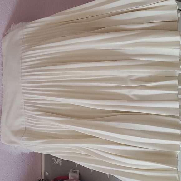 Have Pleated Skirt - Picture 3 of 4